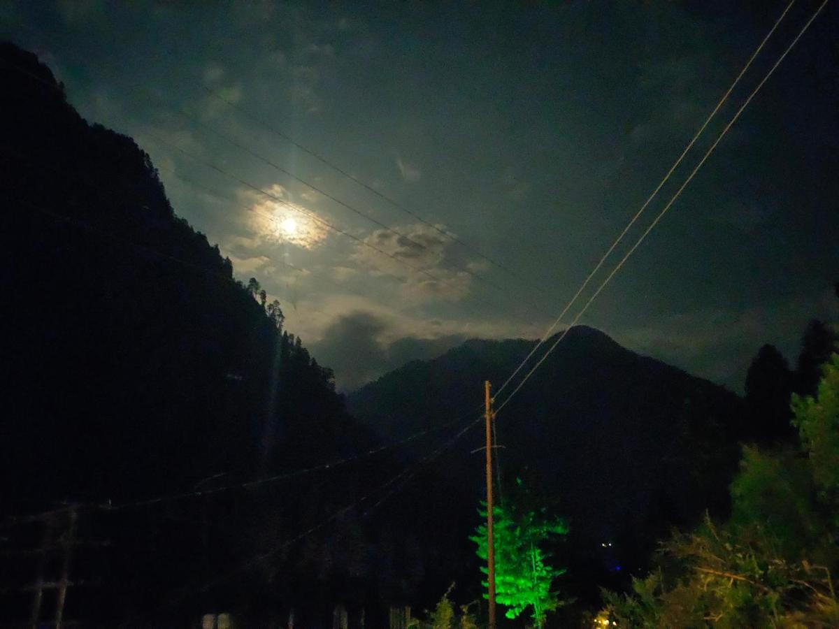 Snow View Guest House Kasol Bagian luar foto