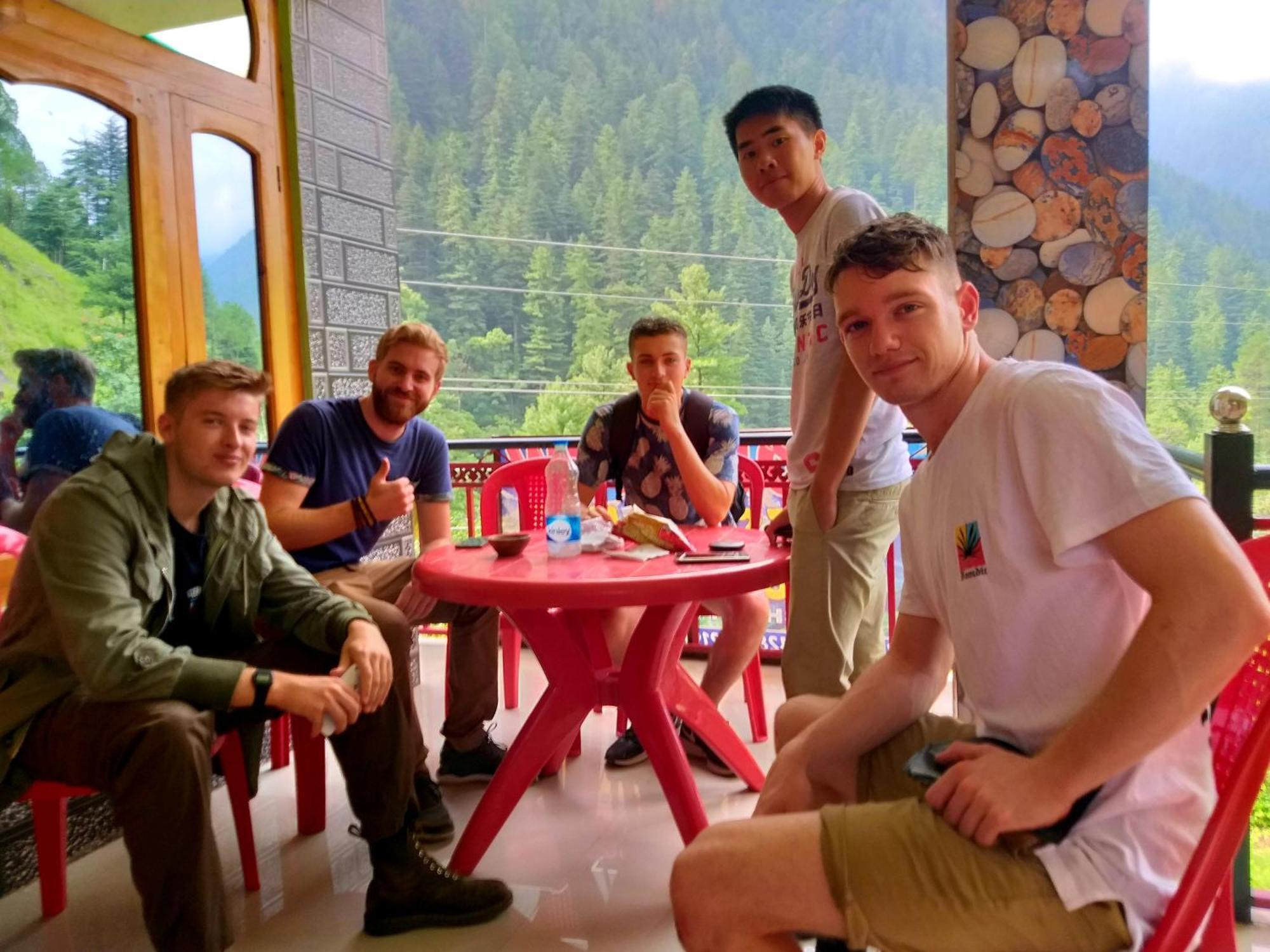 Snow View Guest House Kasol Bagian luar foto