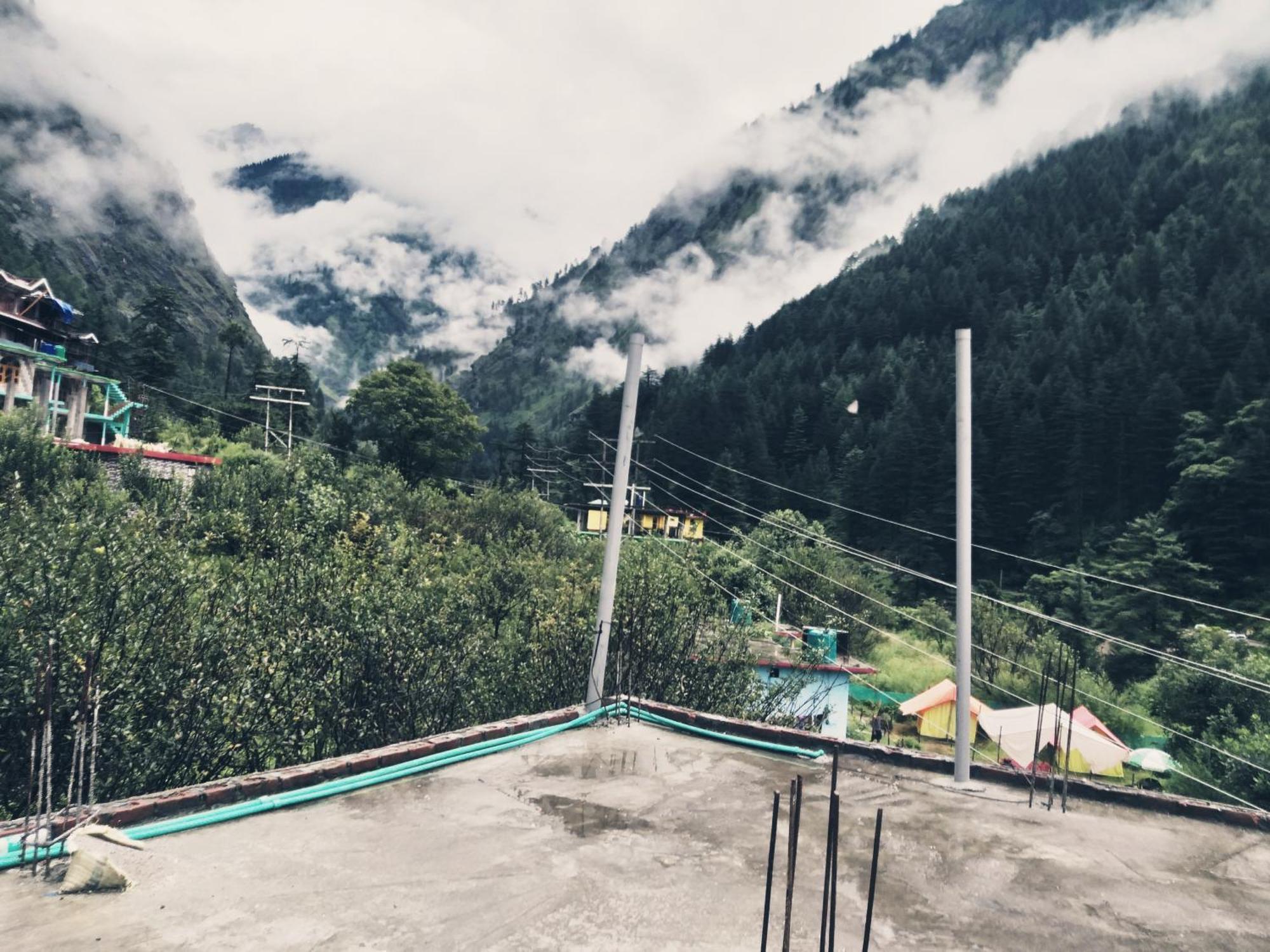 Snow View Guest House Kasol Bagian luar foto